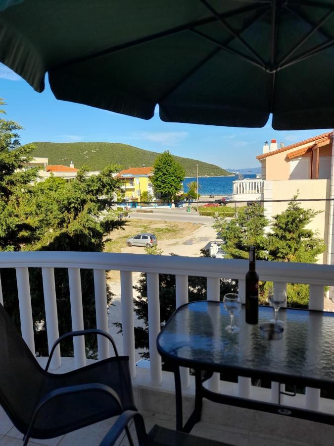 El Sol Lejlighed Néa Péramos Eksteriør billede