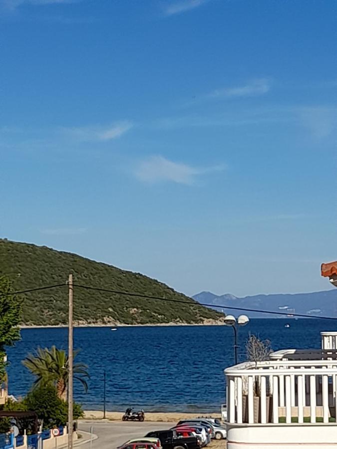 El Sol Lejlighed Néa Péramos Eksteriør billede