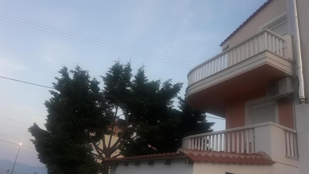 El Sol Lejlighed Néa Péramos Eksteriør billede